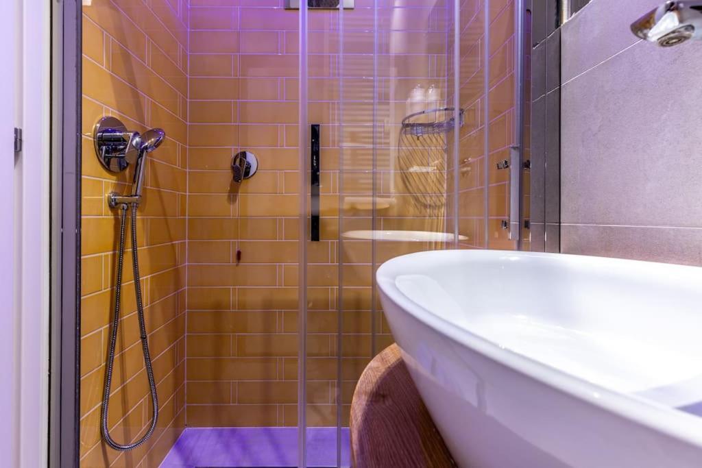 Dafne Room Un'Oasi Romana Per Coppie מראה חיצוני תמונה